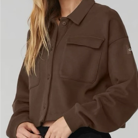 Alo yoga cropped button up sweatshirt. Boxy fit. - Picture 3 of 7